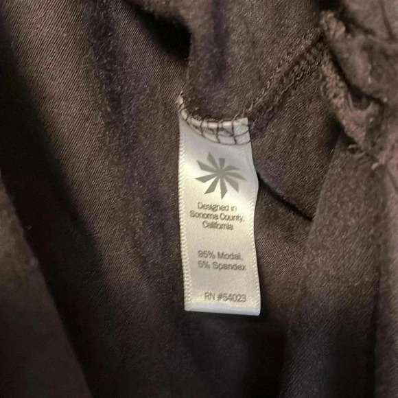 NWT Athleta long and lean wira eggplant purple  tee - Picture 7 of 8